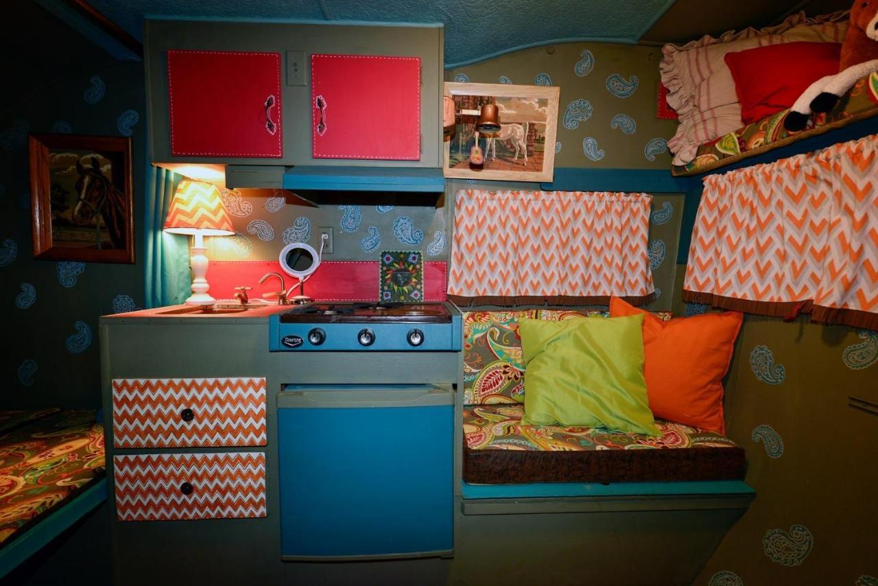 Lone Star Glamp Inn Warrenton Esterno foto