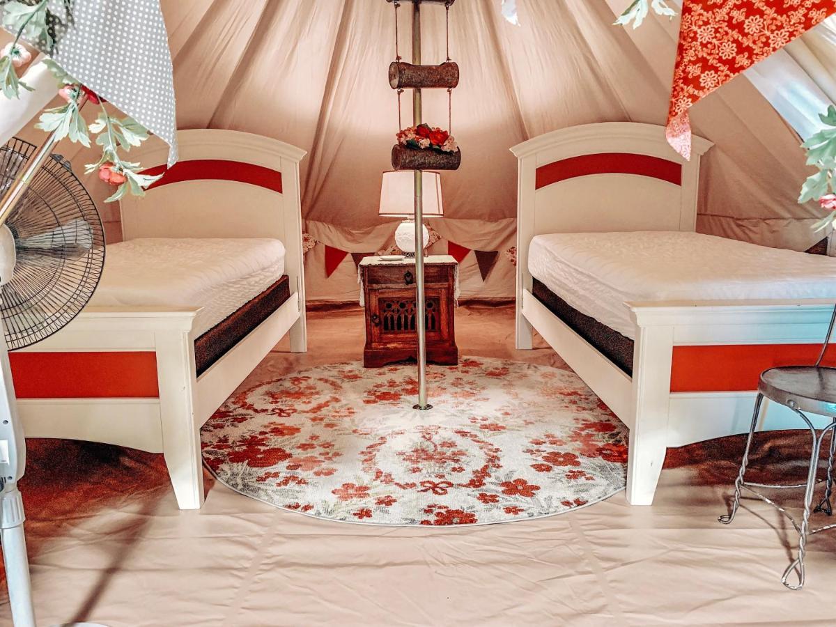 Lone Star Glamp Inn Warrenton Esterno foto