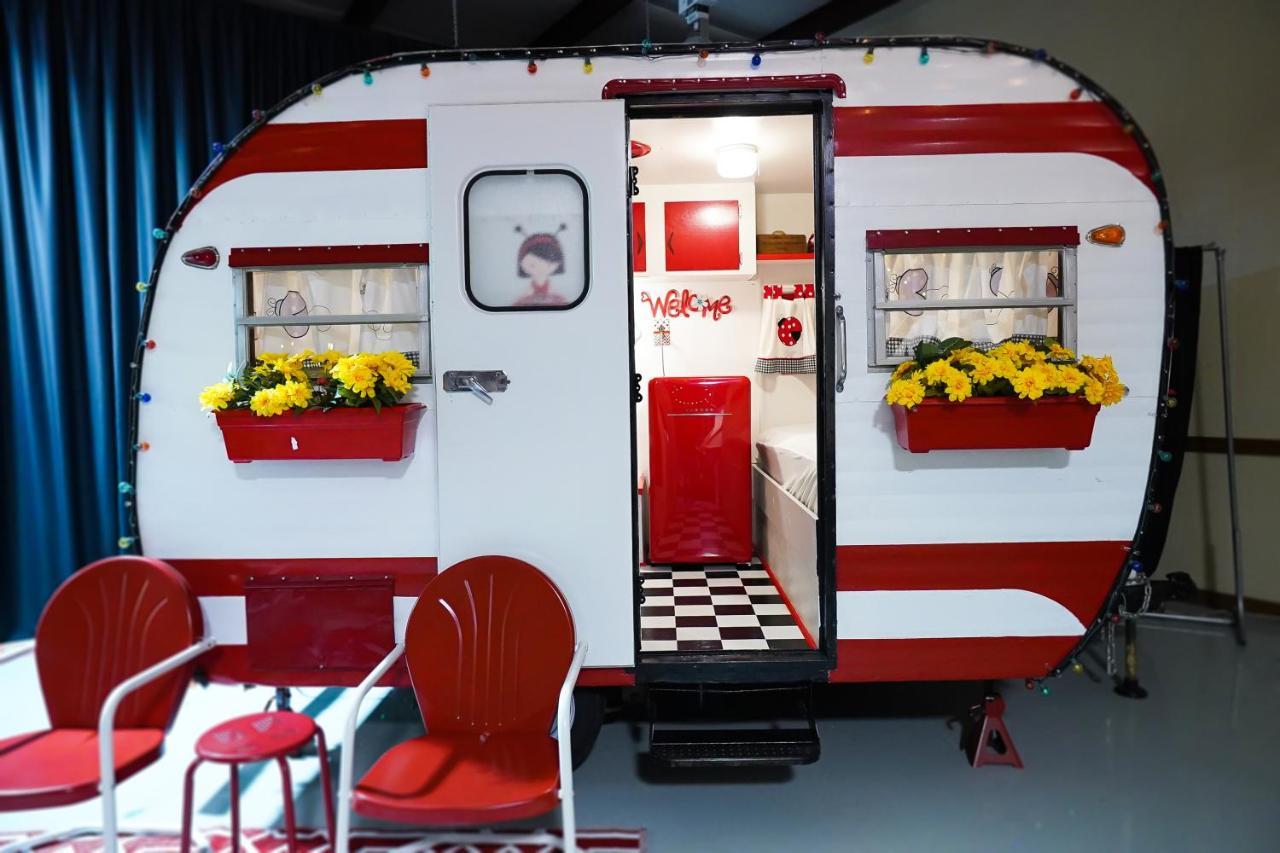 Lone Star Glamp Inn Warrenton Esterno foto