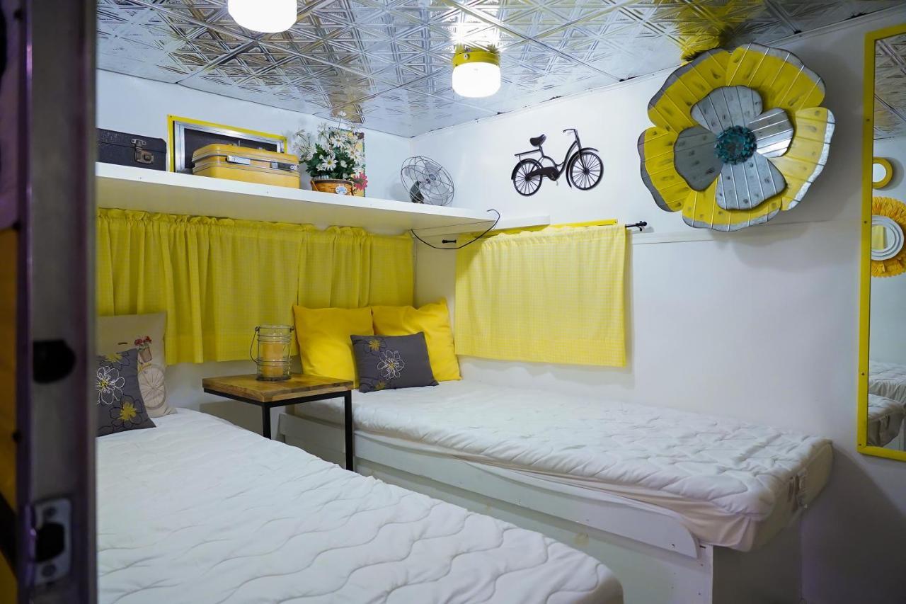 Lone Star Glamp Inn Warrenton Esterno foto