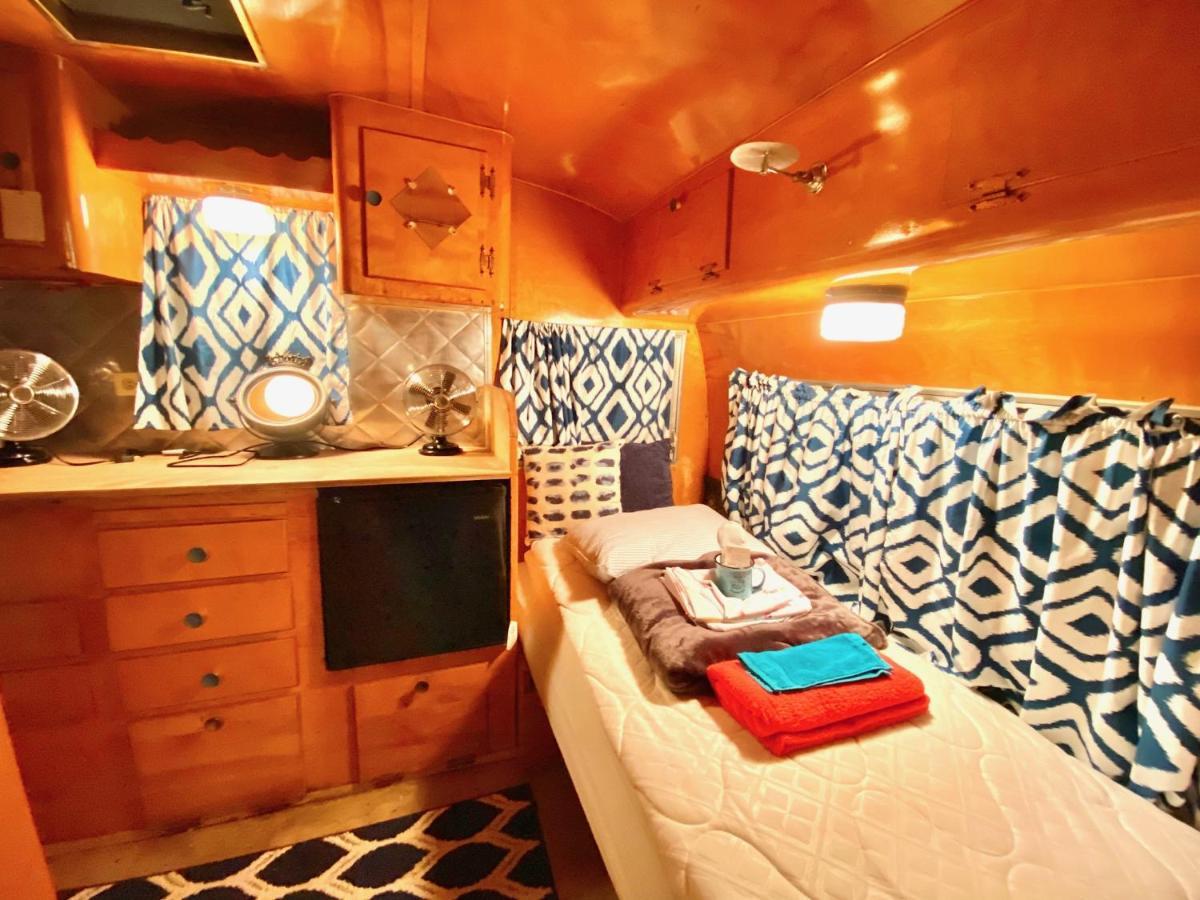 Lone Star Glamp Inn Warrenton Esterno foto