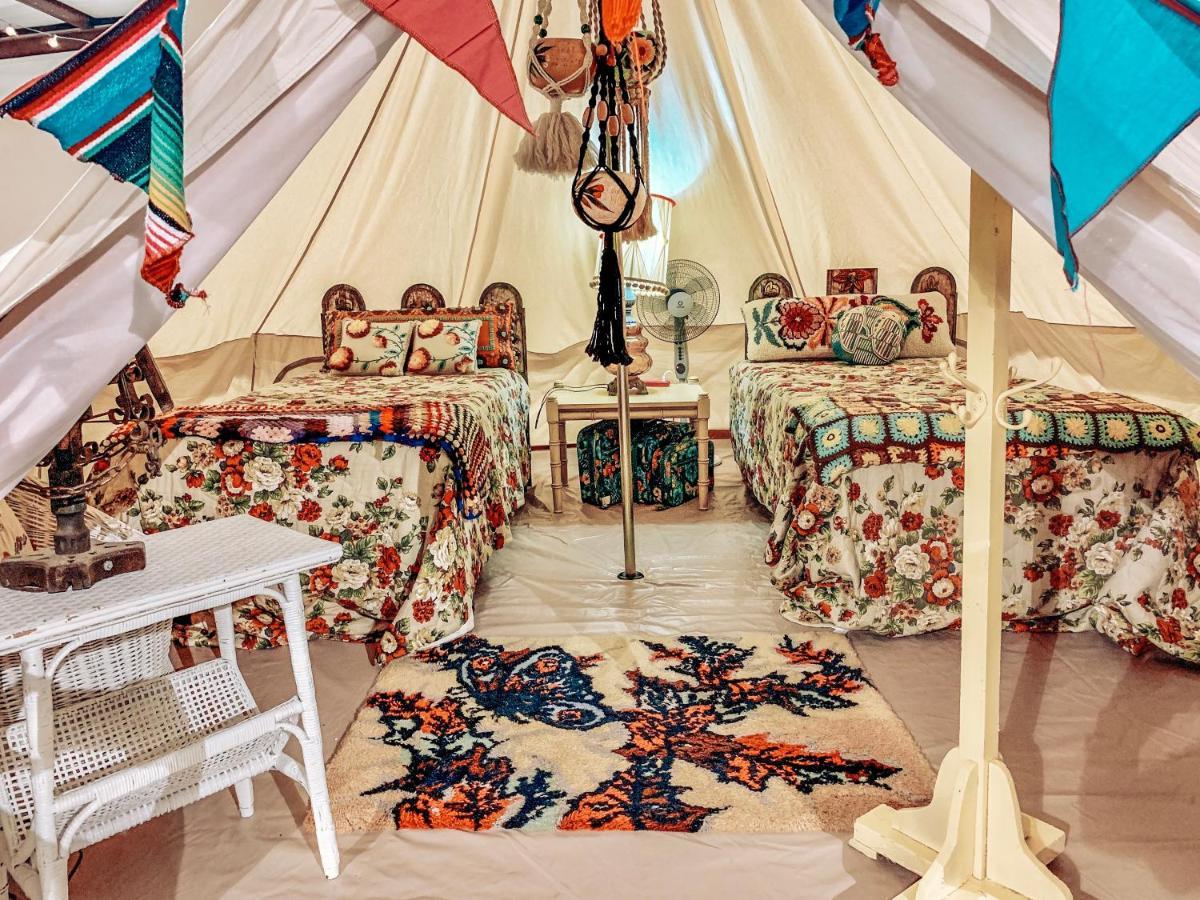 Lone Star Glamp Inn Warrenton Esterno foto