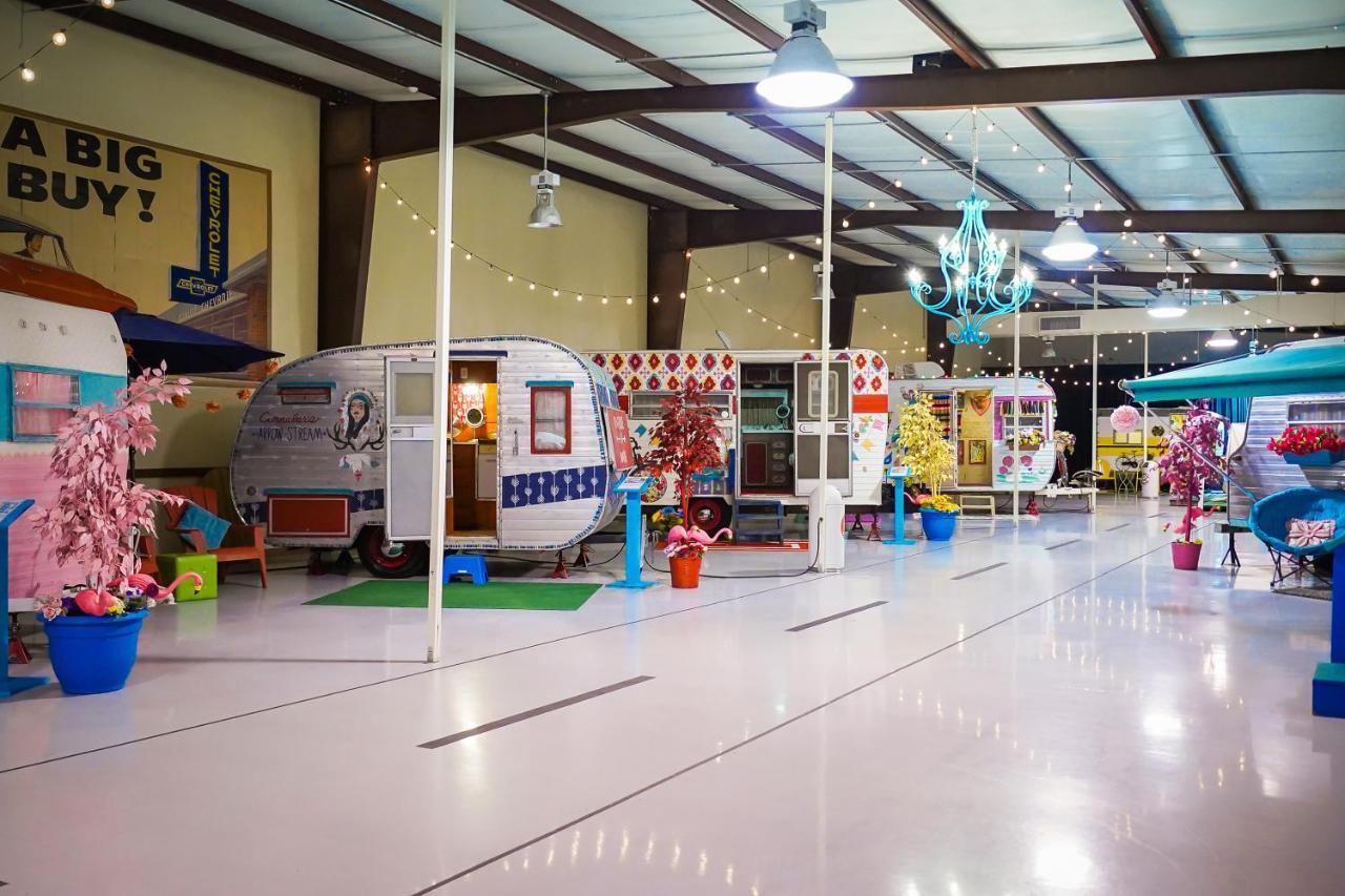Lone Star Glamp Inn Warrenton Esterno foto
