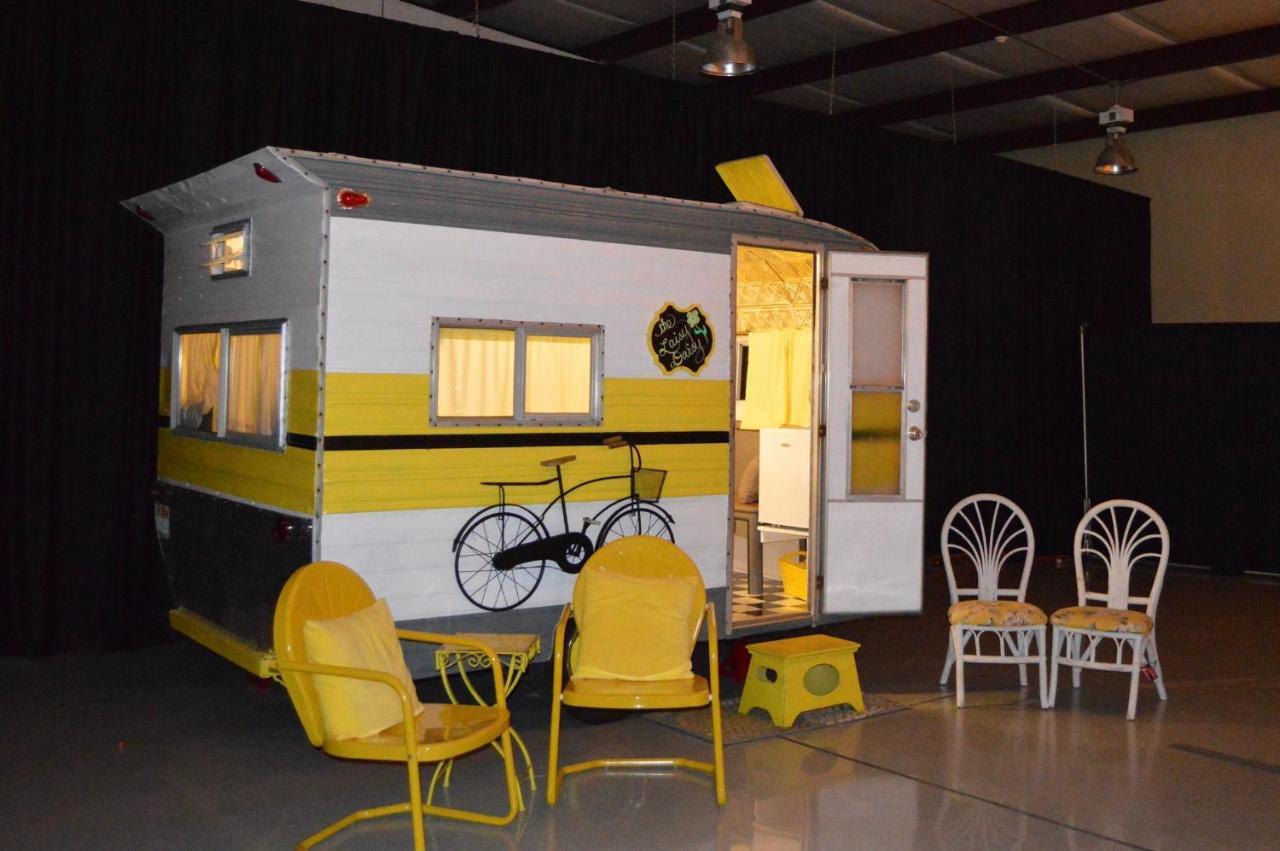 Lone Star Glamp Inn Warrenton Esterno foto