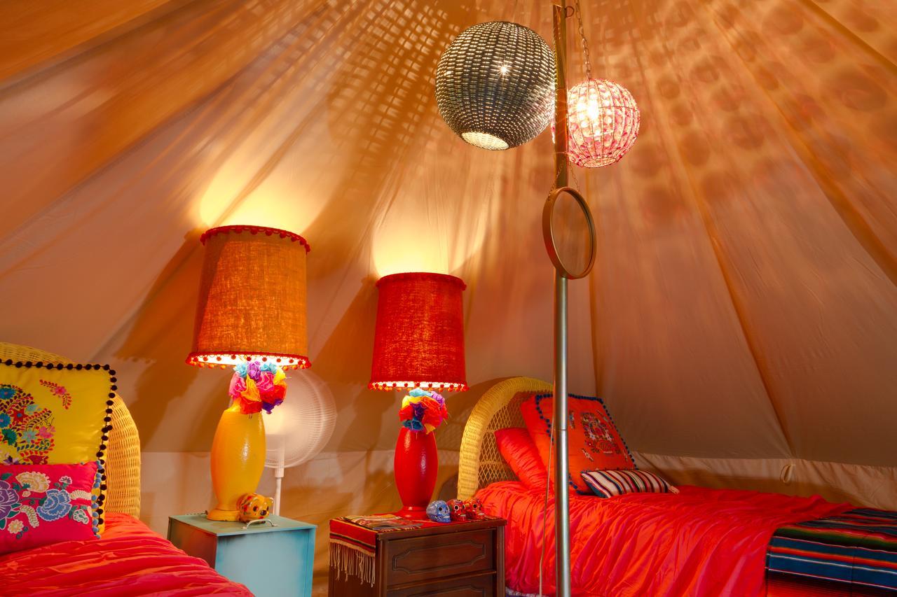 Lone Star Glamp Inn Warrenton Esterno foto